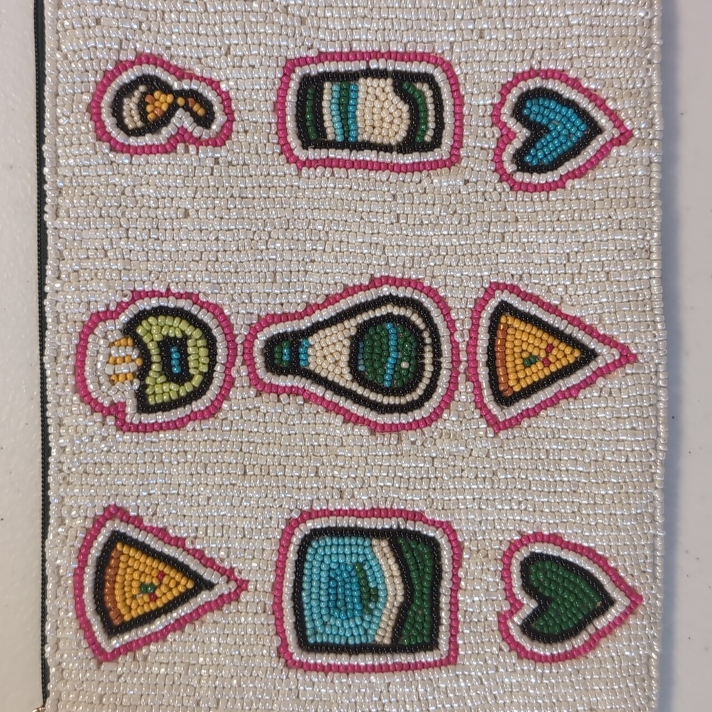 Hidden Valley Ranch Beaded Pouch - Picture 2 of 4